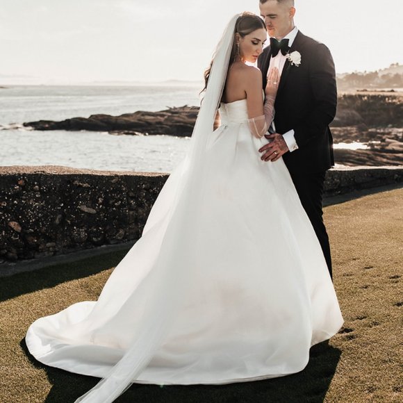 Silk Organza Ballgown w. Slit by Something blue - Picture 7 of 9